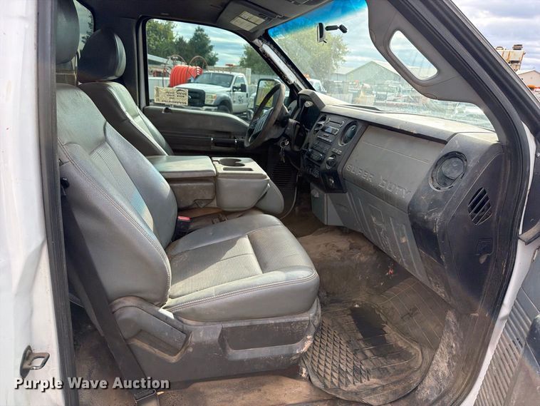 image for item DV2064 2015 Ford F550 utility / service truck