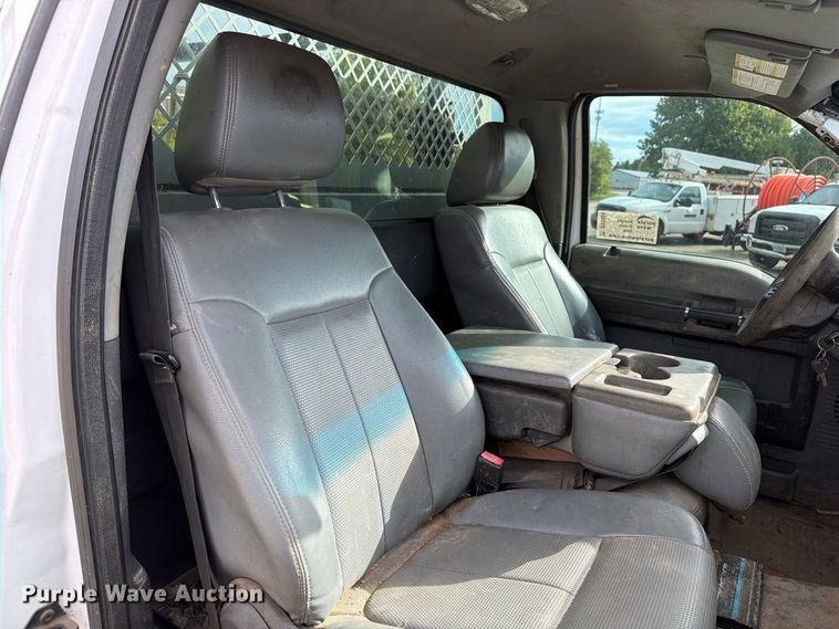 image for item DV2064 2015 Ford F550 utility / service truck
