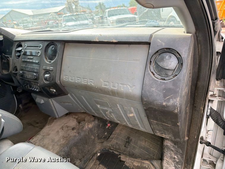 image for item DV2064 2015 Ford F550 utility / service truck