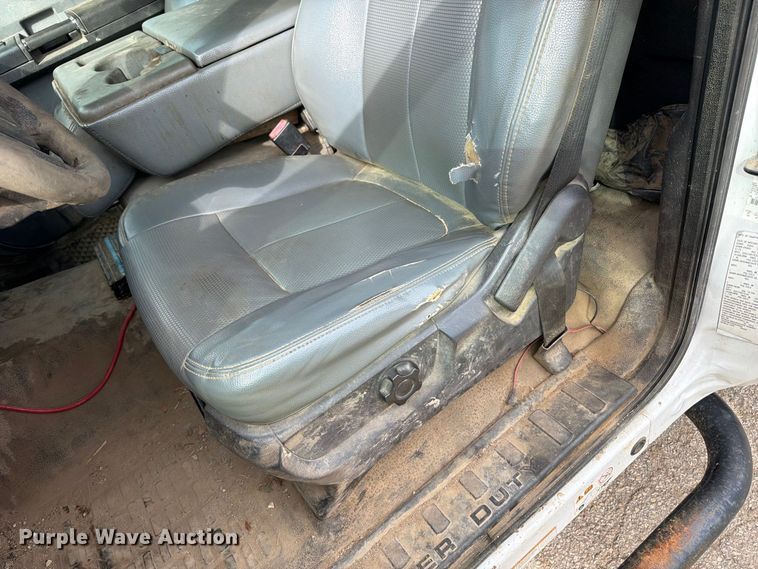 image for item DV2064 2015 Ford F550 utility / service truck