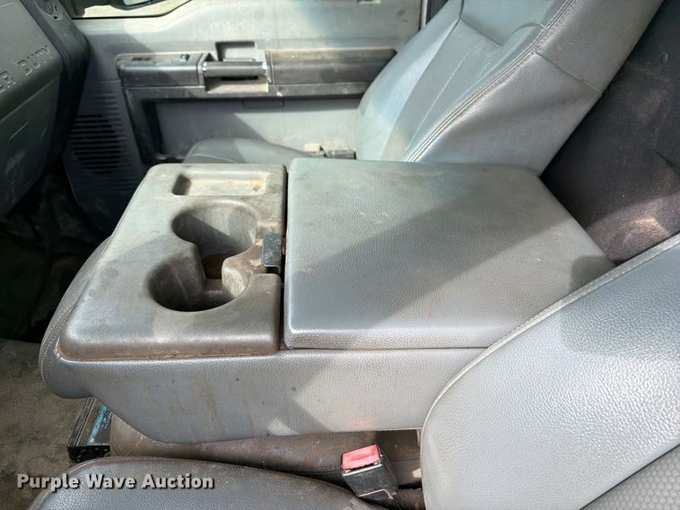 image for item DV2064 2015 Ford F550 utility / service truck