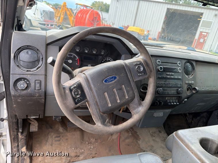 image for item DV2064 2015 Ford F550 utility / service truck