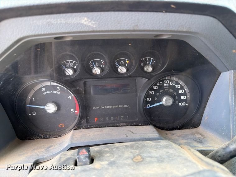 image for item DV2064 2015 Ford F550 utility / service truck