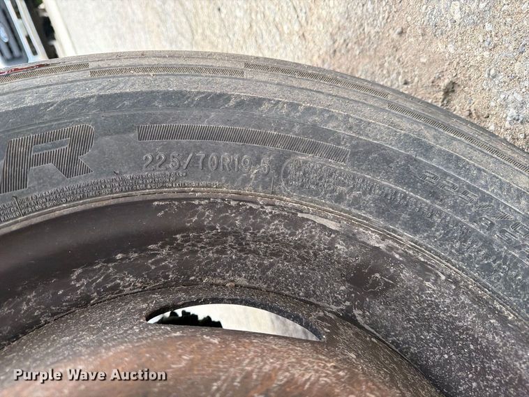 image for item DV2064 2015 Ford F550 utility / service truck