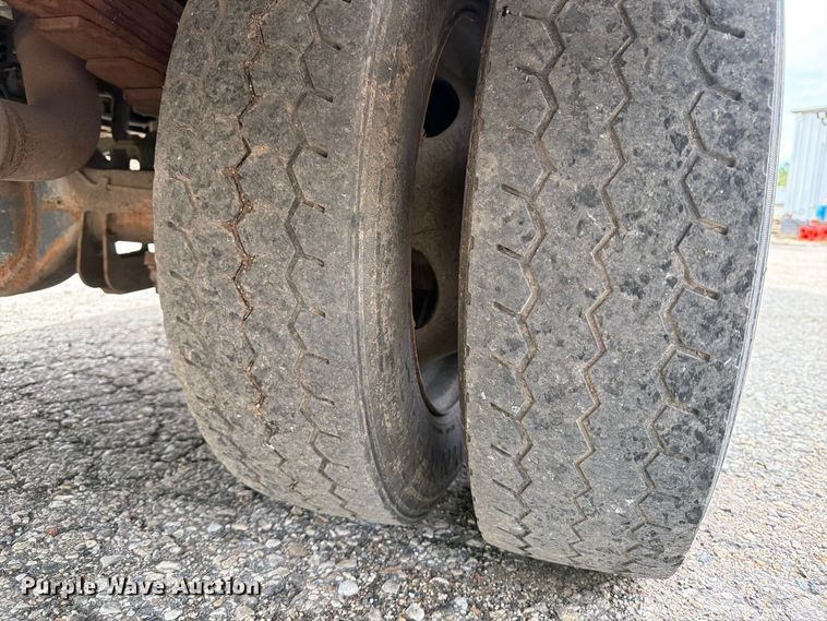 image for item DV2064 2015 Ford F550 utility / service truck