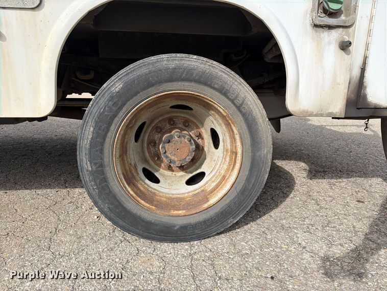image for item DV2064 2015 Ford F550 utility / service truck