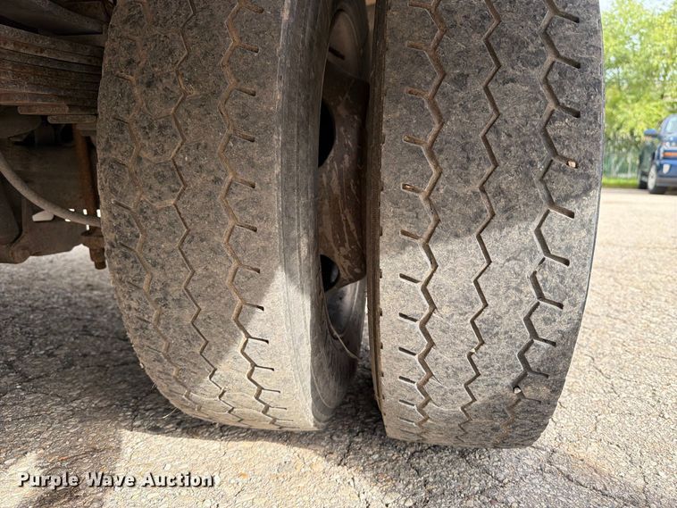 image for item DV2064 2015 Ford F550 utility / service truck