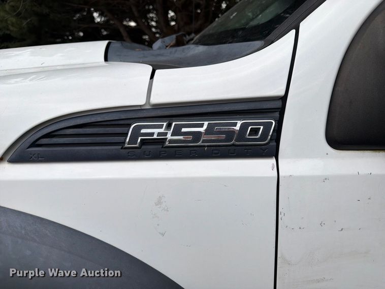 image for item DV2065 2015 Ford F550 utility / service truck