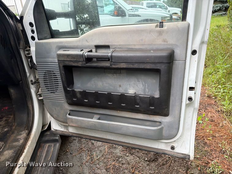 image for item DV2065 2015 Ford F550 utility / service truck