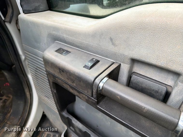 image for item DV2065 2015 Ford F550 utility / service truck
