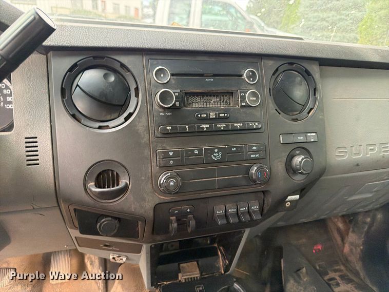 image for item DV2065 2015 Ford F550 utility / service truck