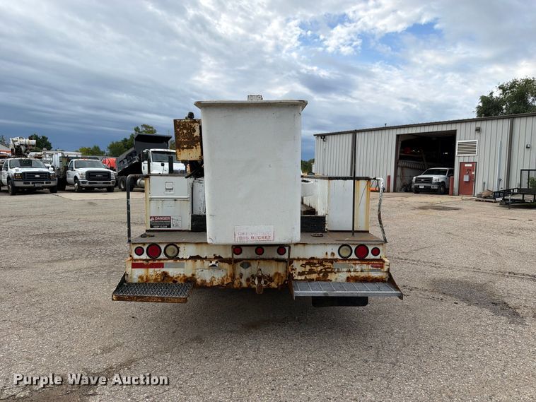 image for item DV2069 1999 Ford F-450 bucket truck