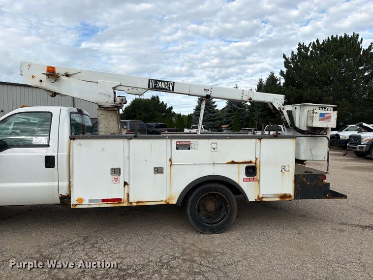 image for item DV2069 1999 Ford F-450 bucket truck