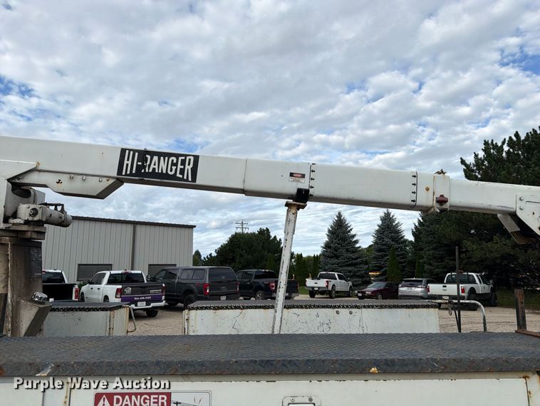 image for item DV2069 1999 Ford F-450 bucket truck