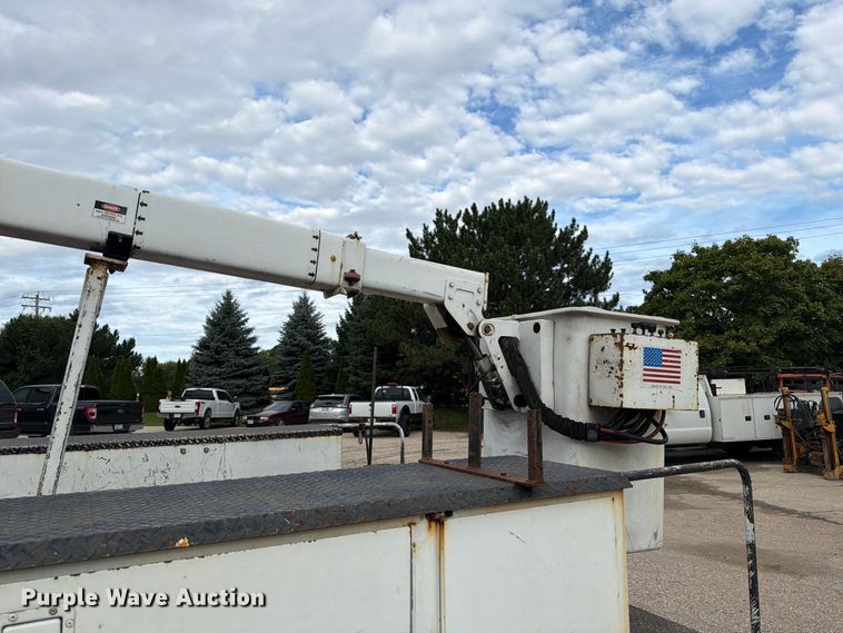 image for item DV2069 1999 Ford F-450 bucket truck
