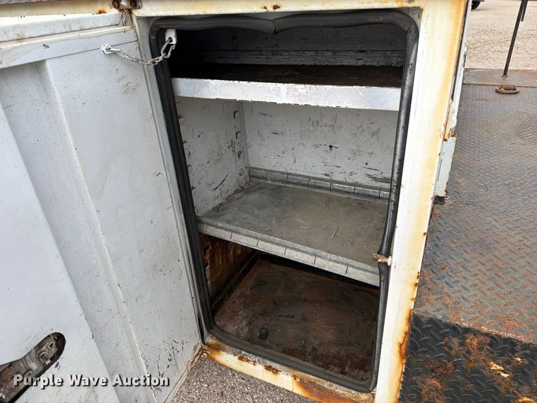 image for item DV2069 1999 Ford F-450 bucket truck