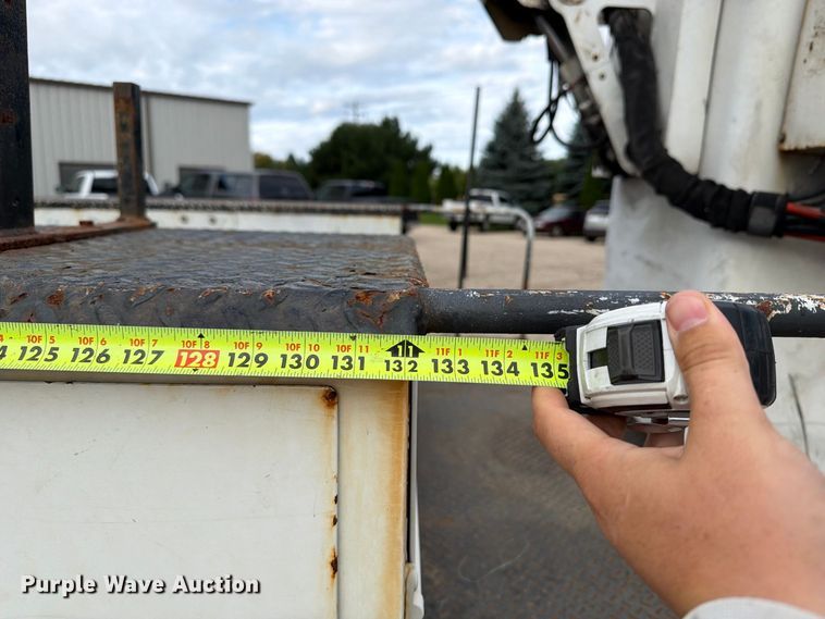 image for item DV2069 1999 Ford F-450 bucket truck