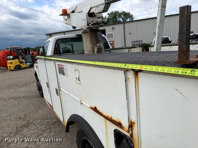 image for item DV2069 1999 Ford F-450 bucket truck