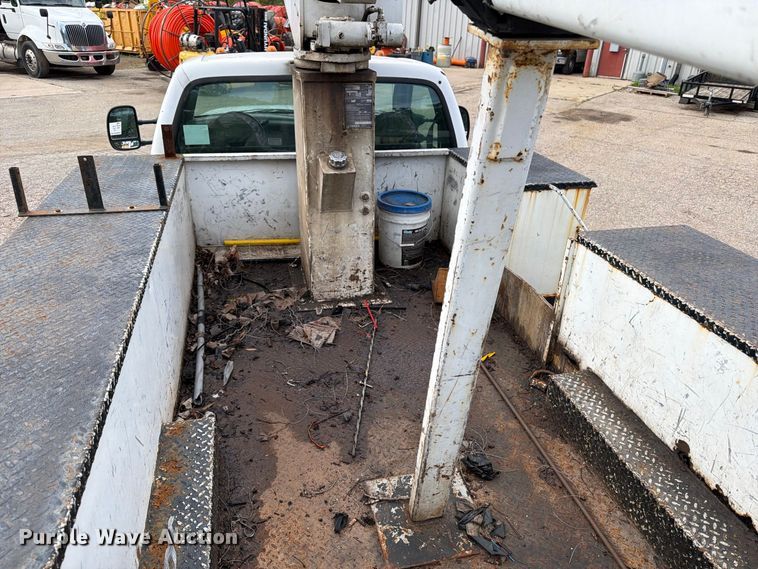 image for item DV2069 1999 Ford F-450 bucket truck