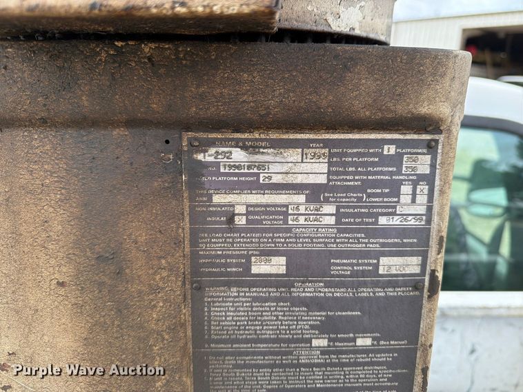 image for item DV2069 1999 Ford F-450 bucket truck