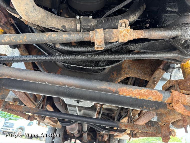 image for item DV2069 1999 Ford F-450 bucket truck