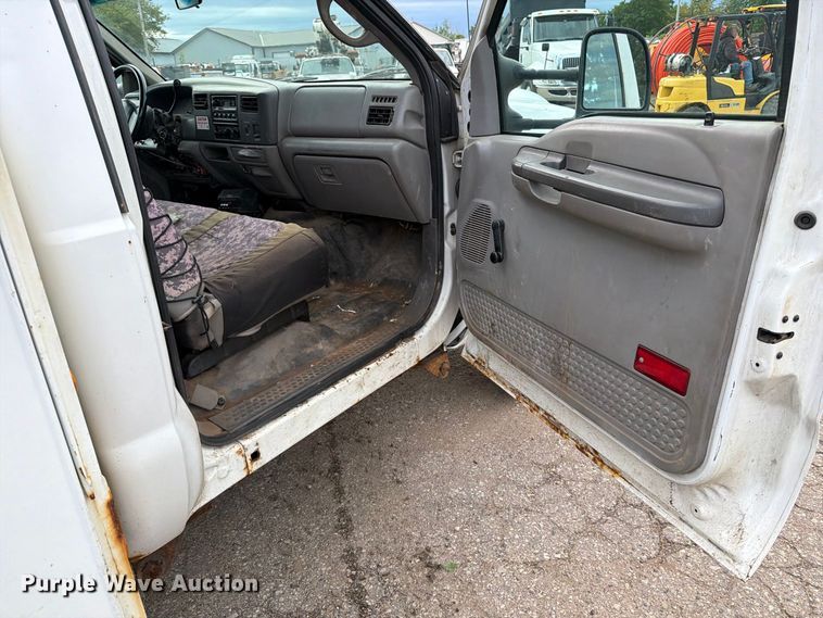 image for item DV2069 1999 Ford F-450 bucket truck