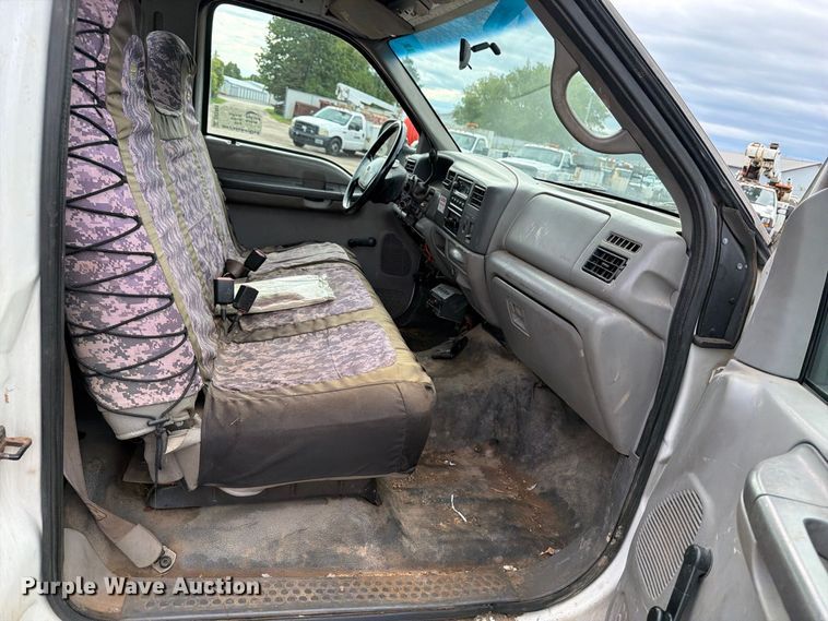 image for item DV2069 1999 Ford F-450 bucket truck