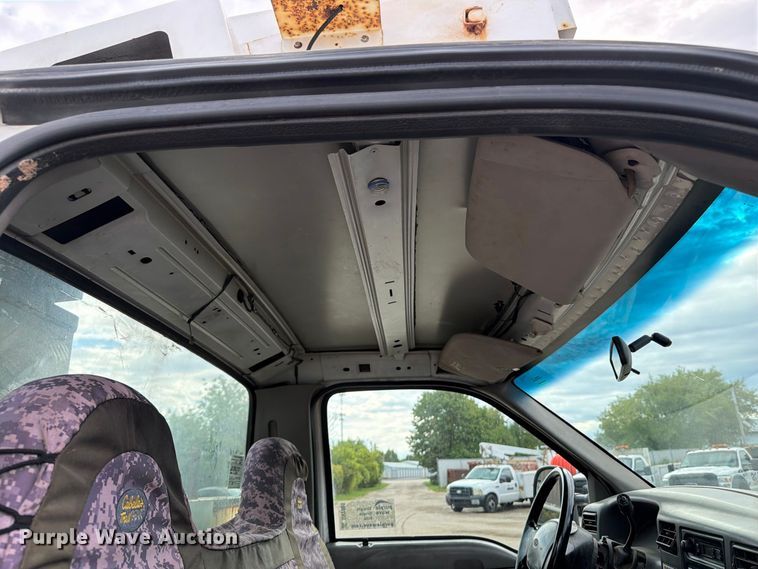 image for item DV2069 1999 Ford F-450 bucket truck