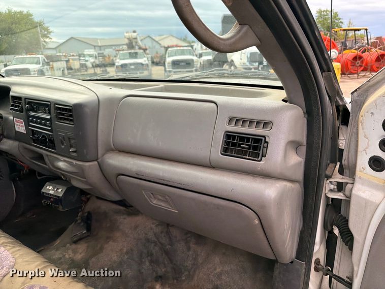 image for item DV2069 1999 Ford F-450 bucket truck