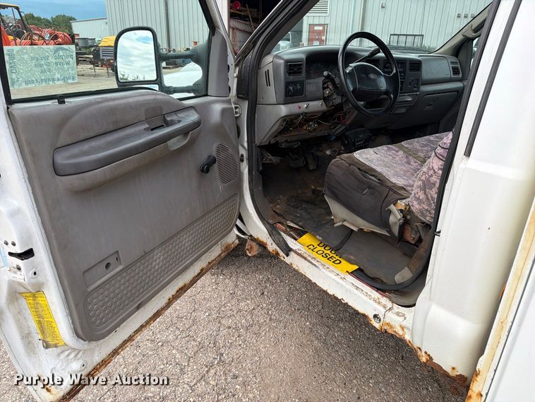 image for item DV2069 1999 Ford F-450 bucket truck