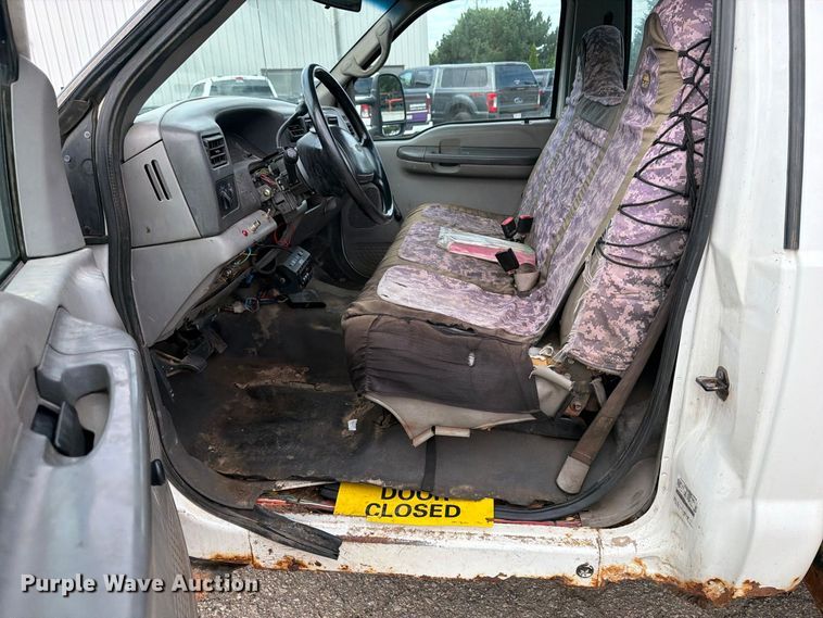 image for item DV2069 1999 Ford F-450 bucket truck