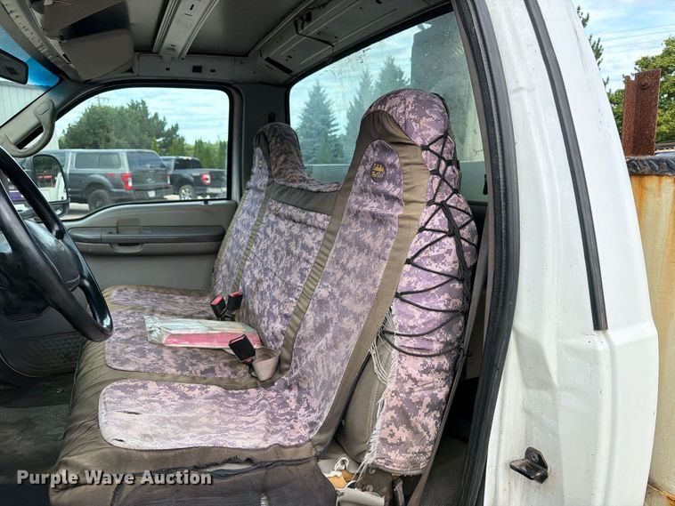 image for item DV2069 1999 Ford F-450 bucket truck
