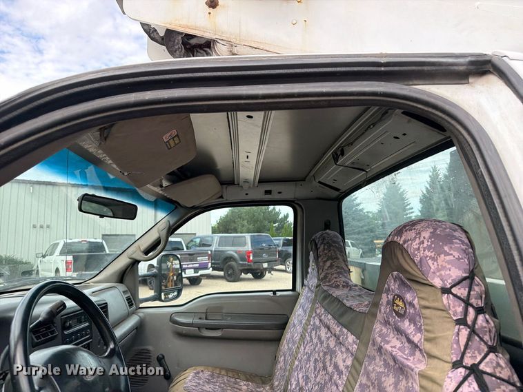 image for item DV2069 1999 Ford F-450 bucket truck