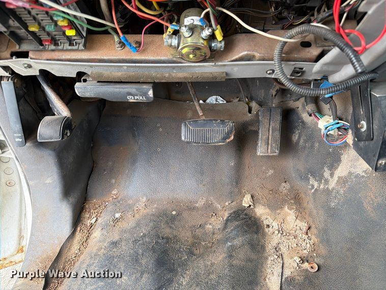 image for item DV2069 1999 Ford F-450 bucket truck