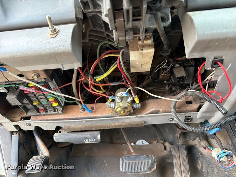 image for item DV2069 1999 Ford F-450 bucket truck