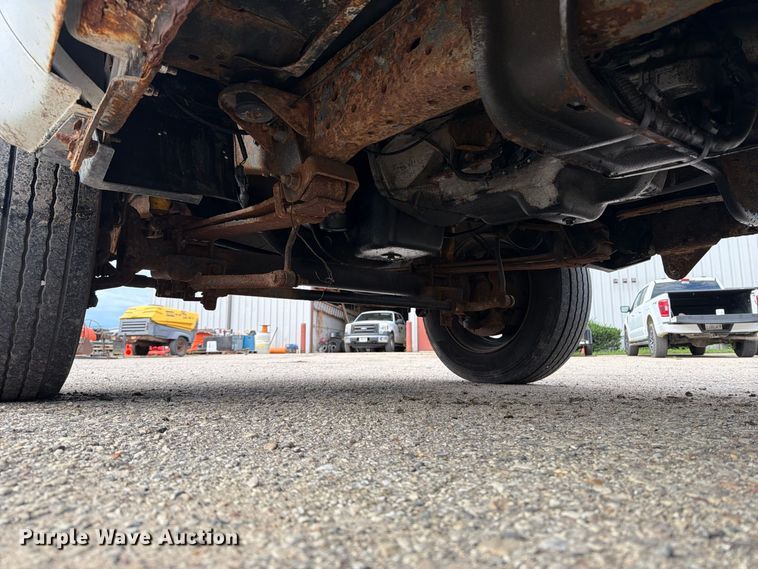 image for item DV2069 1999 Ford F-450 bucket truck