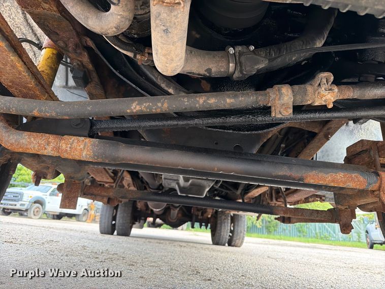 image for item DV2069 1999 Ford F-450 bucket truck