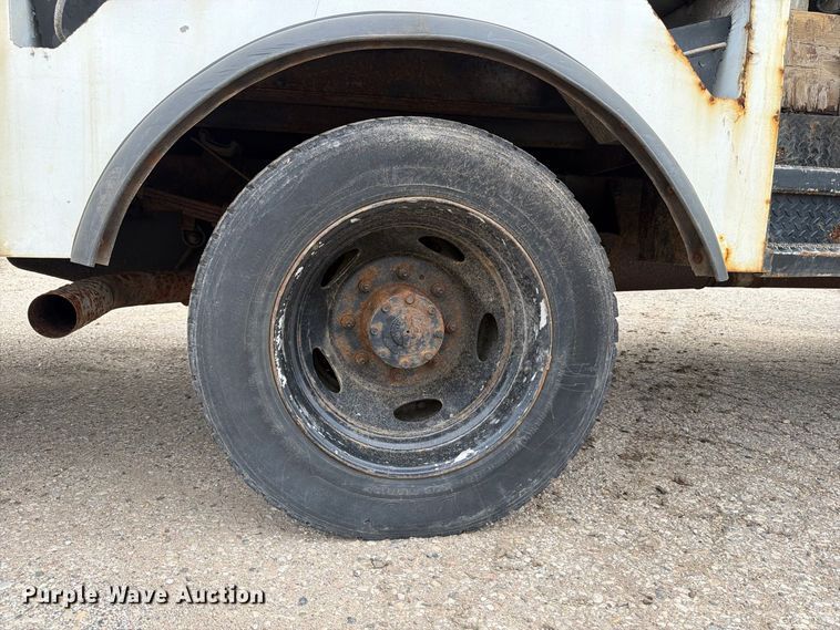 image for item DV2069 1999 Ford F-450 bucket truck
