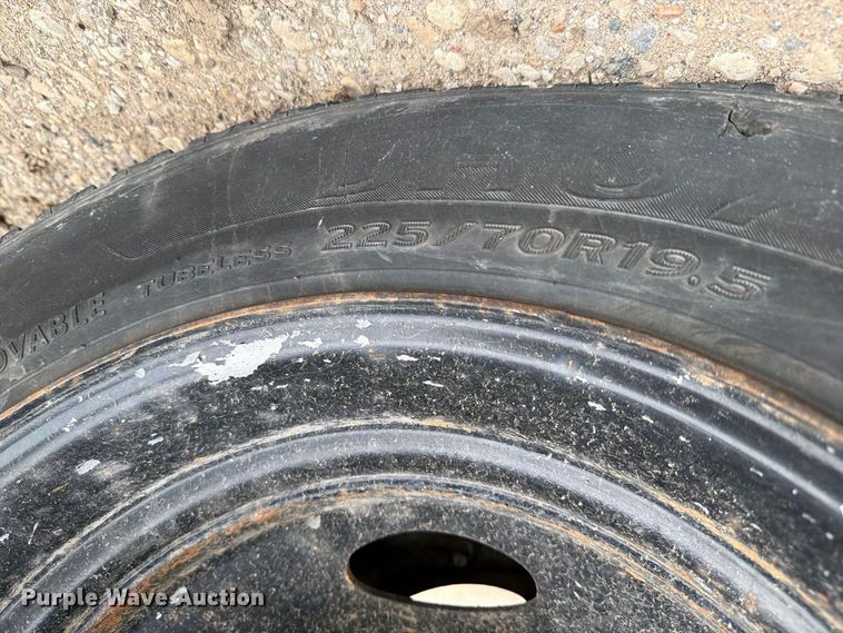 image for item DV2069 1999 Ford F-450 bucket truck