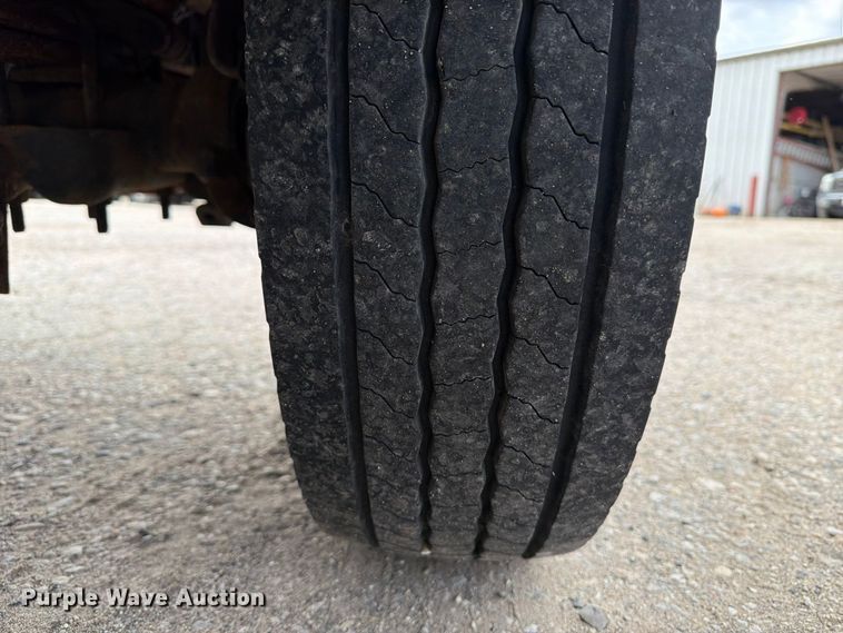 image for item DV2069 1999 Ford F-450 bucket truck