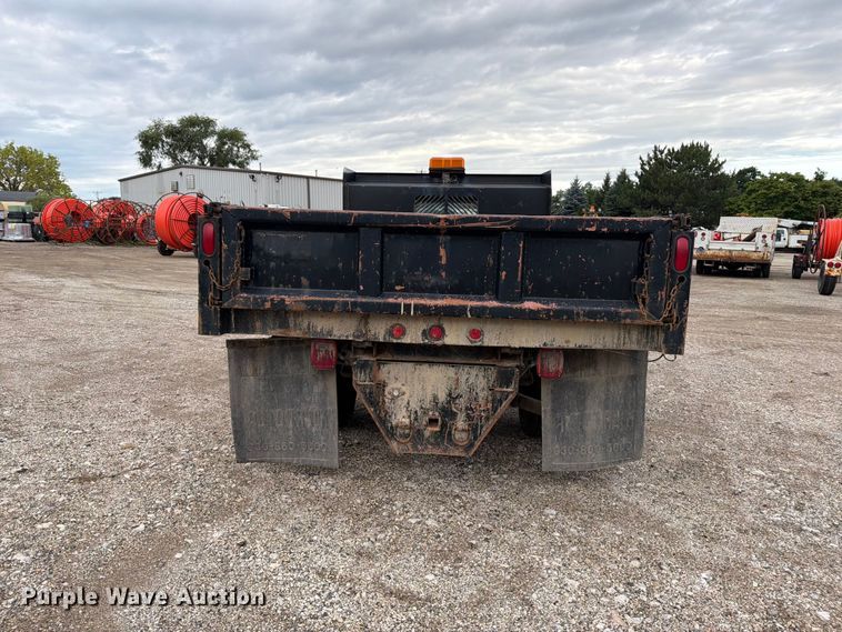 image for item DV2070 2005 Ford F350 Super Duty flatbed pickup truck