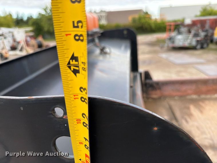 image for item DV2070 2005 Ford F350 Super Duty flatbed pickup truck