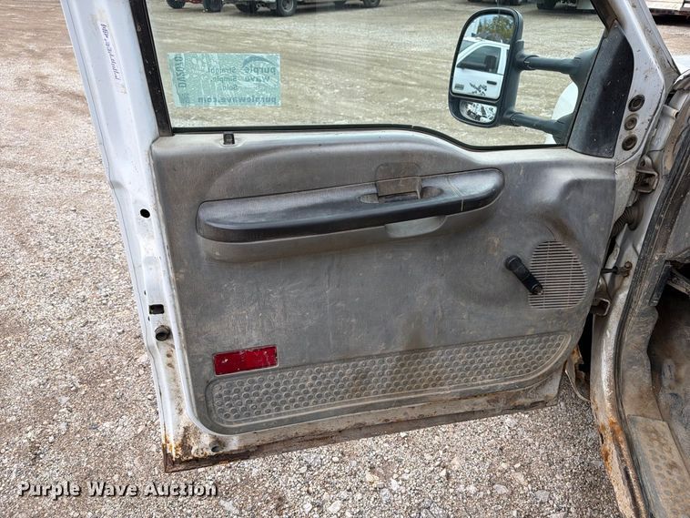 image for item DV2070 2005 Ford F350 Super Duty flatbed pickup truck