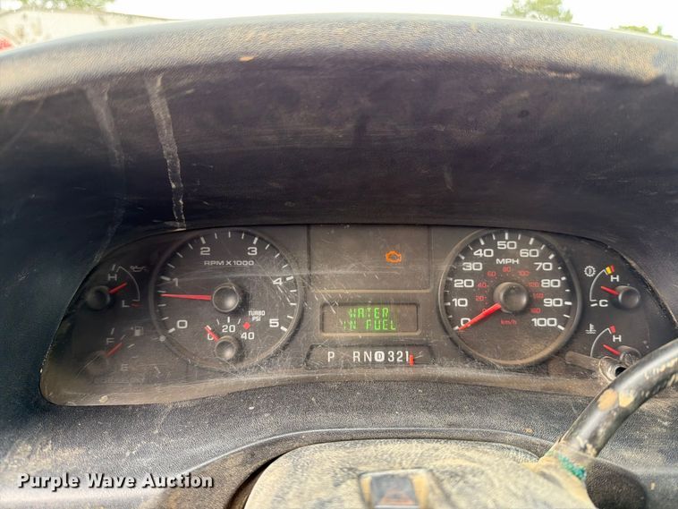 image for item DV2070 2005 Ford F350 Super Duty flatbed pickup truck