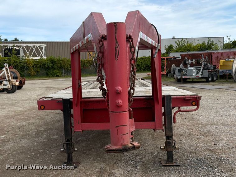 image for item DV2072 2000 Circle M equipment trailer