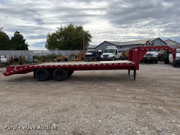 image for item DV2072 2000 Circle M equipment trailer