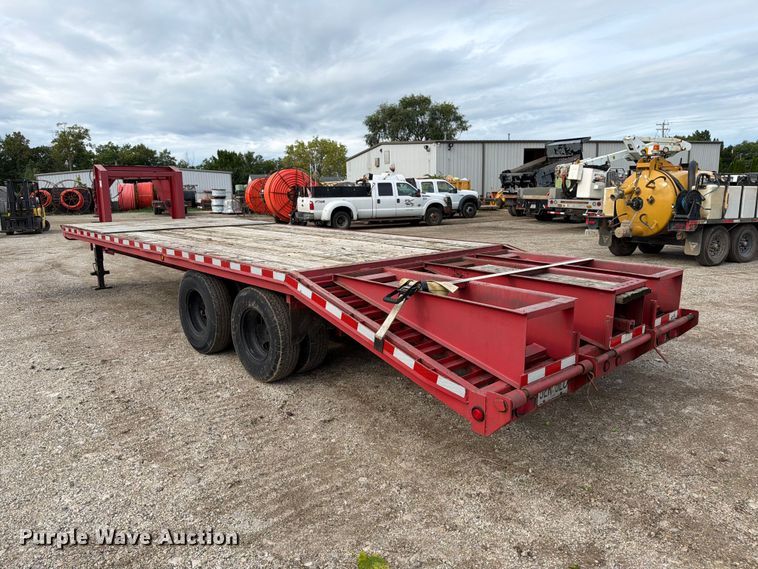 image for item DV2072 2000 Circle M equipment trailer
