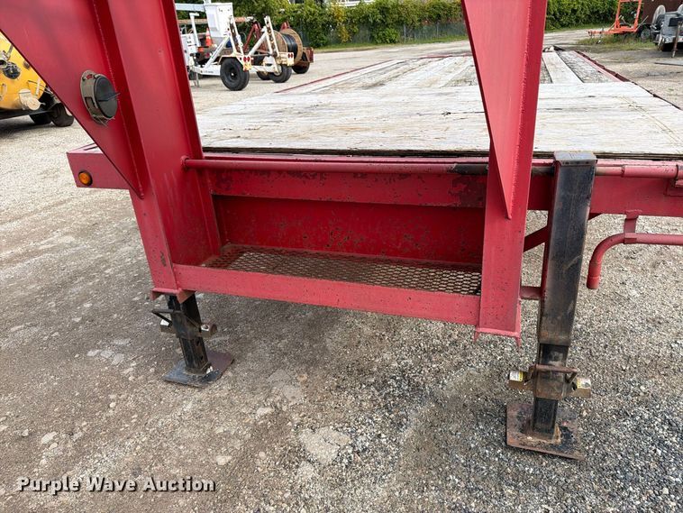 image for item DV2072 2000 Circle M equipment trailer
