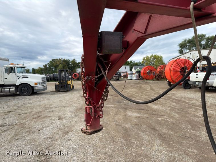 image for item DV2072 2000 Circle M equipment trailer