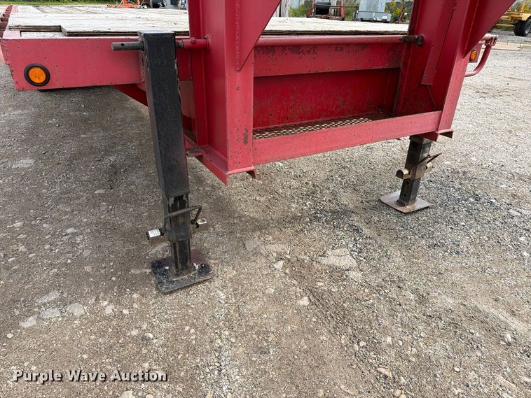 image for item DV2072 2000 Circle M equipment trailer
